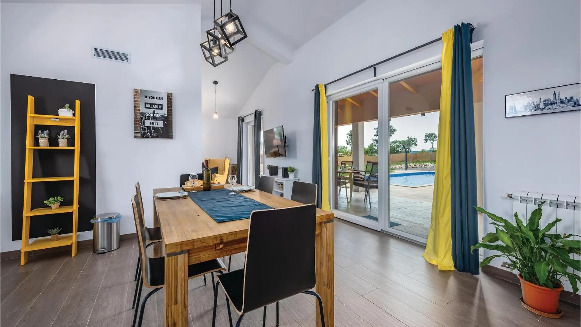 Beautiful Home In Kunj With Wifi