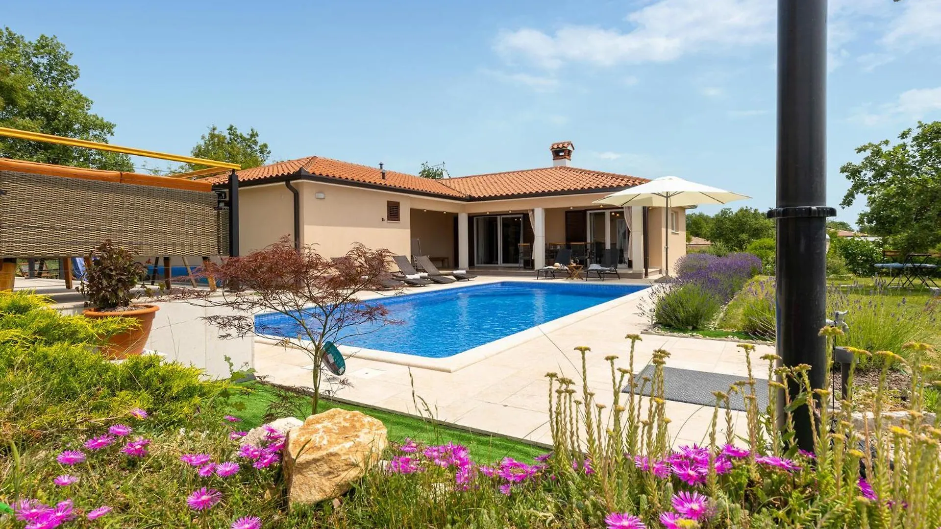 Nyaraló Beautiful Home In Kunj With Wifi